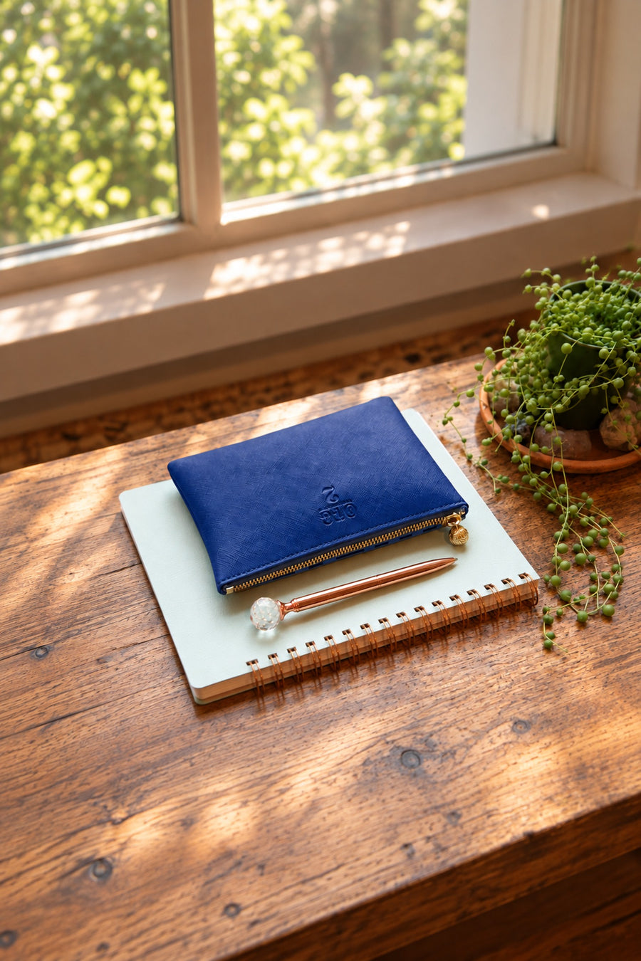 #2 Navy Pouch, lifestyle photo 1