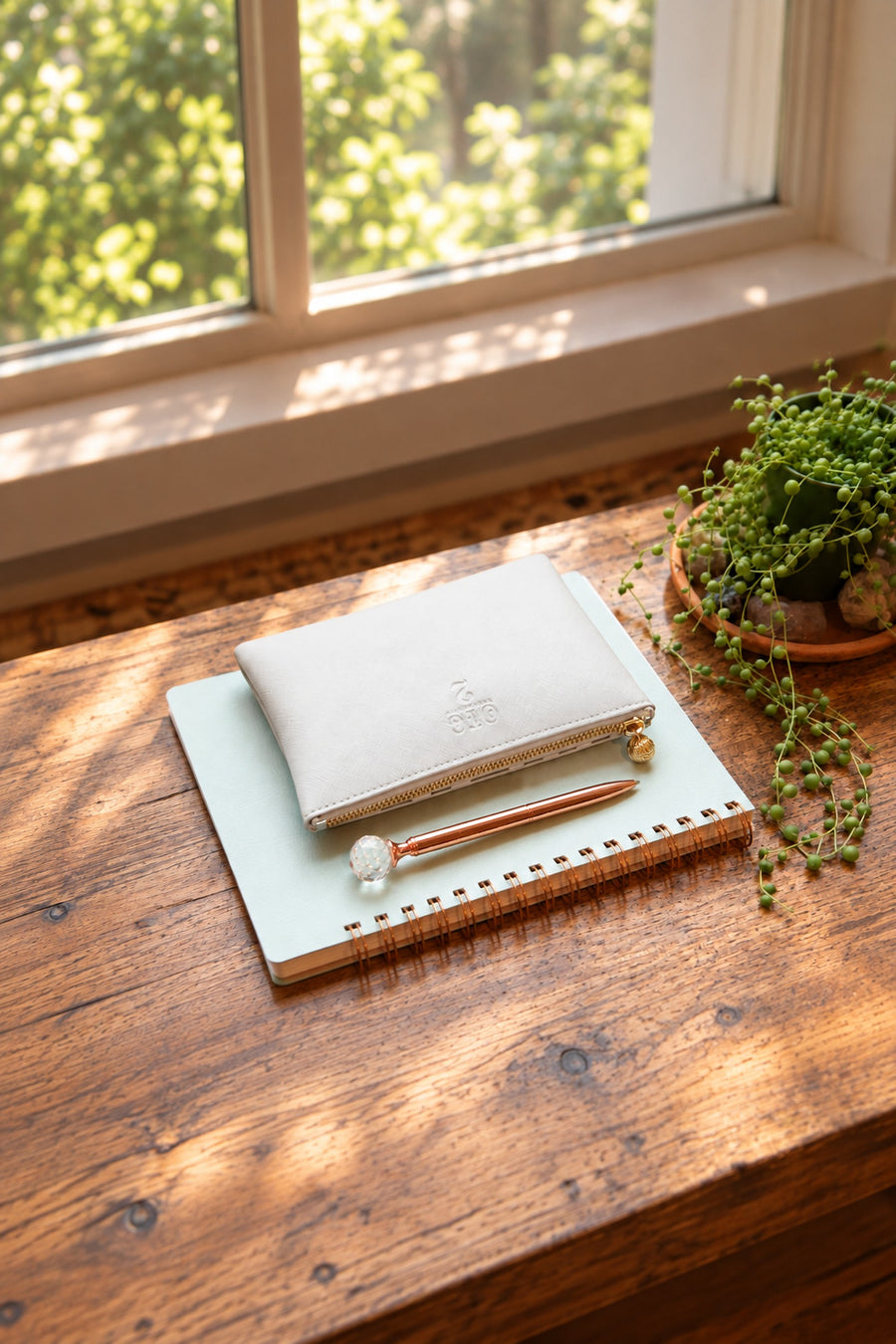 #2 White Pouch, lifestyle photo 1