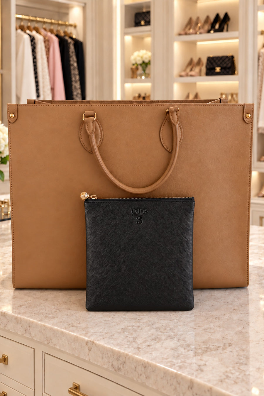 #3 Black Pouch, lifestyle photo 2