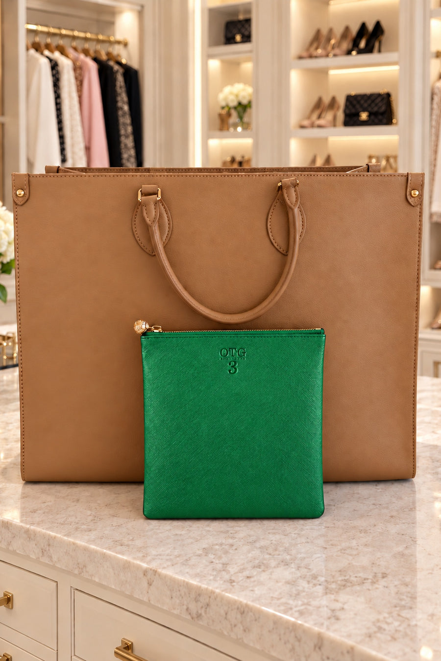 #3 Green Pouch, lifestyle photo 2