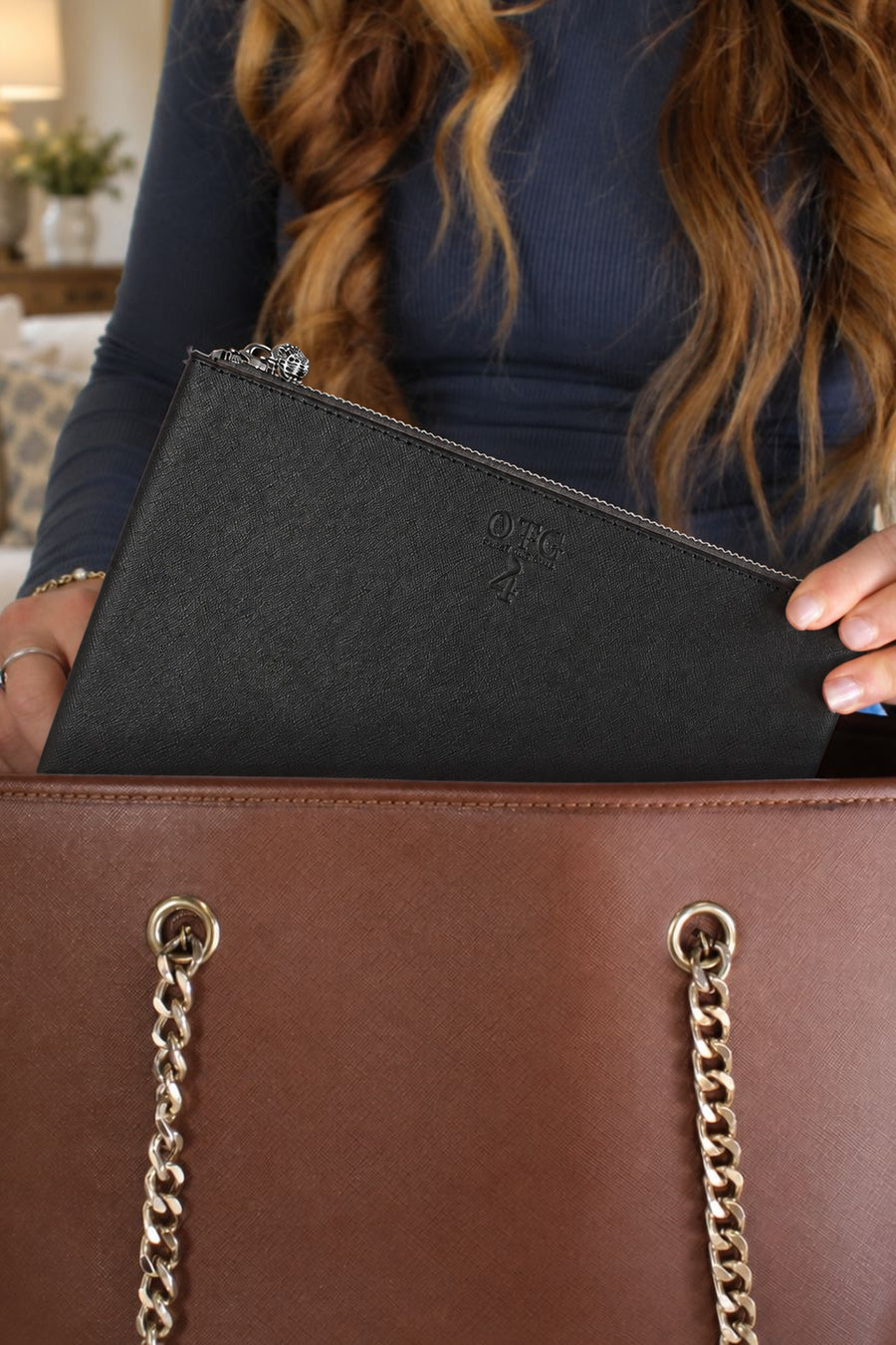 #4 JW Blackout Pouch, lifestyle photo 2