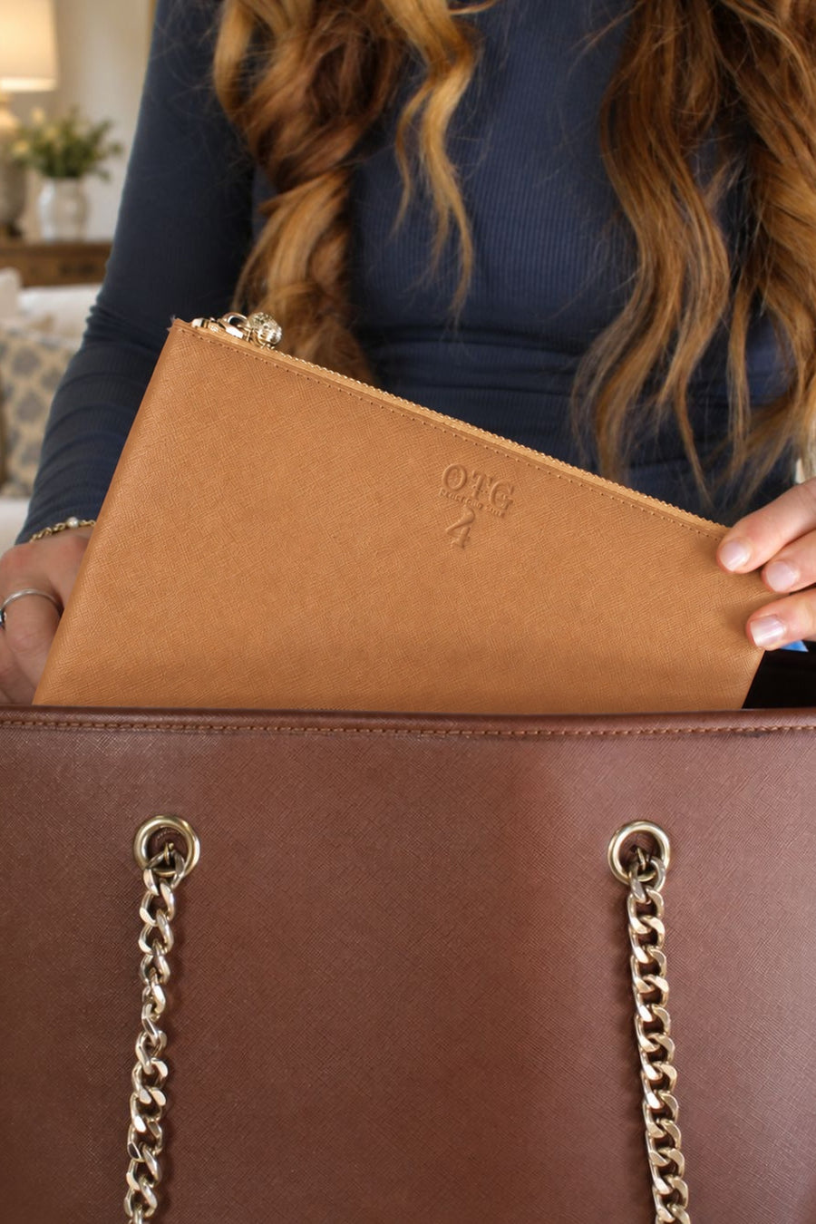 #4 Tan Pouch, lifestyle photo 2