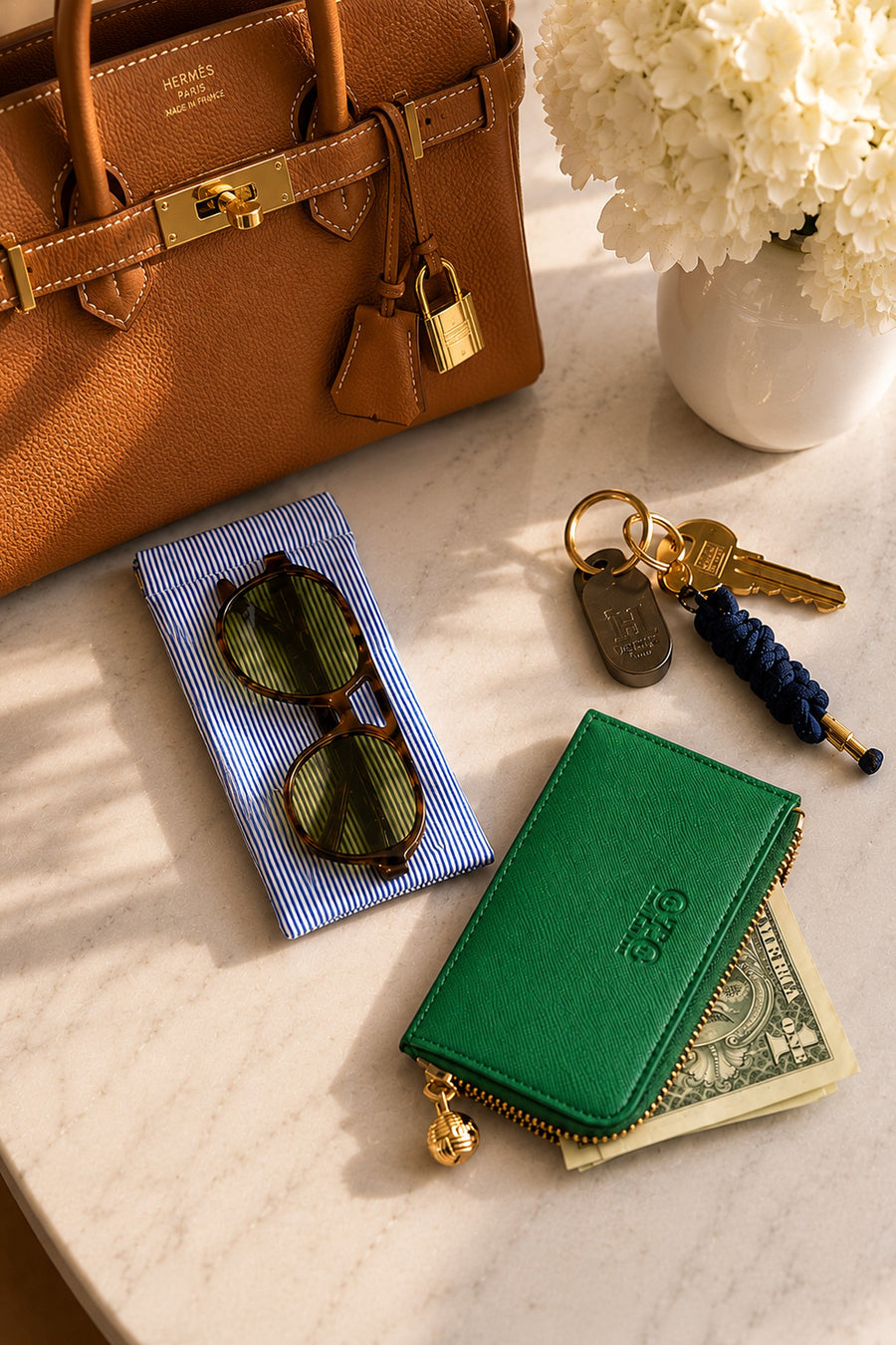 Card Case Green, lifestyle photo 1