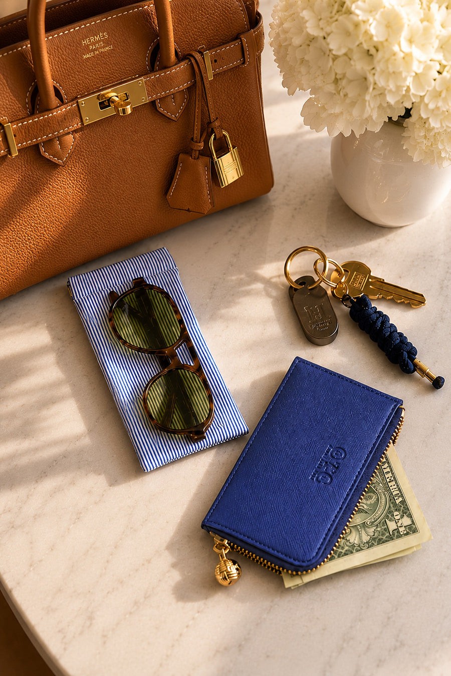 Card Case Navy, lifestyle photo 1