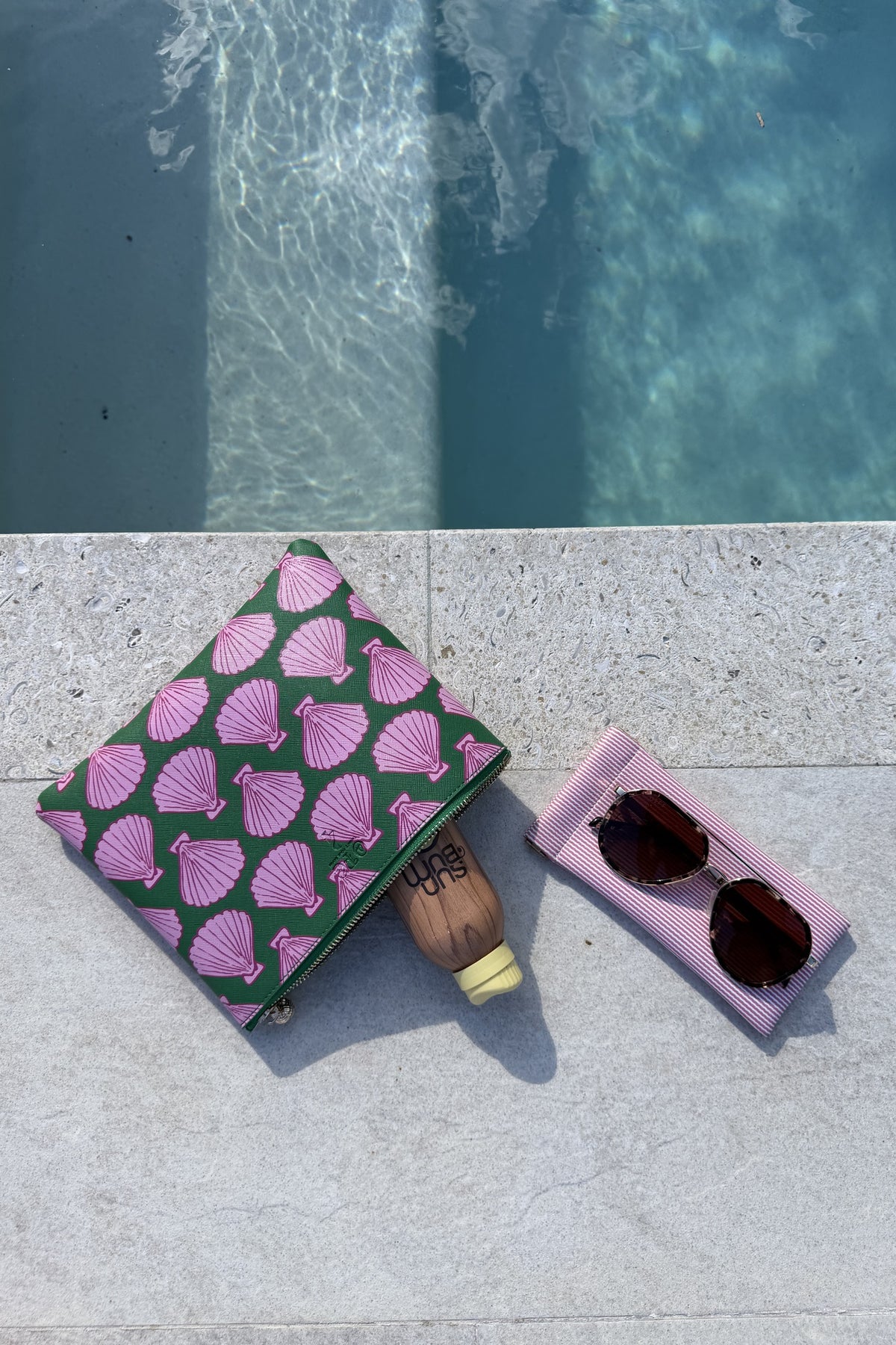 #4 Elle Shell Green Pouch